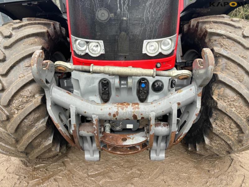 Massey Ferguson 8690 tractor 13