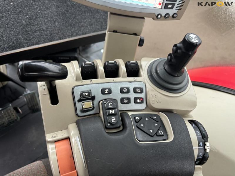 Massey Ferguson 8690 tractor 52