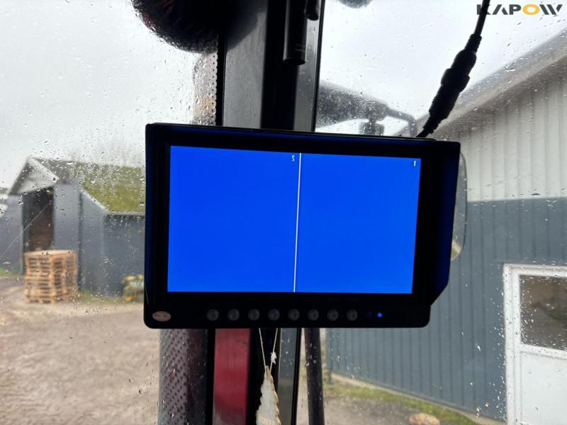 Massey Ferguson 8690 tractor. 66