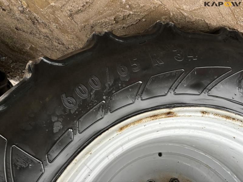 Massey Ferguson 8690 tractor. 89