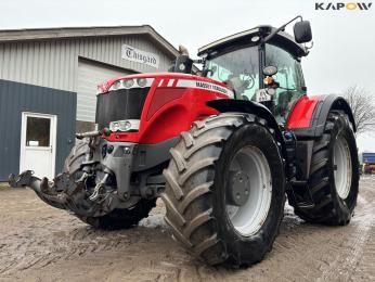 Massey Ferguson 8690 tractor.