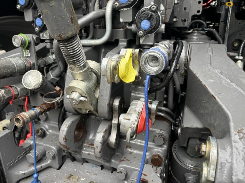 Massey Ferguson 8740S tractor 31