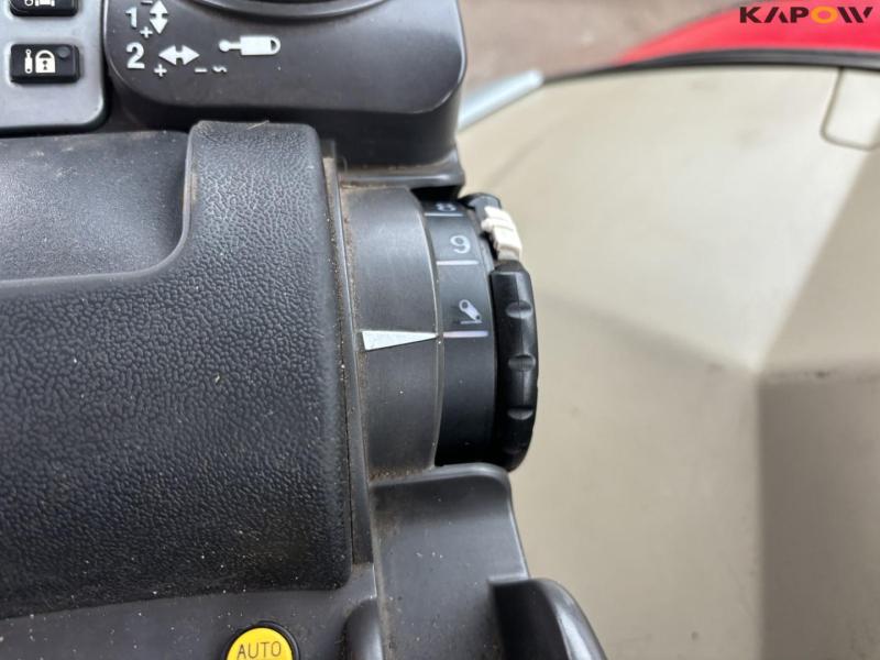 Massey Ferguson 8740S tractor 61