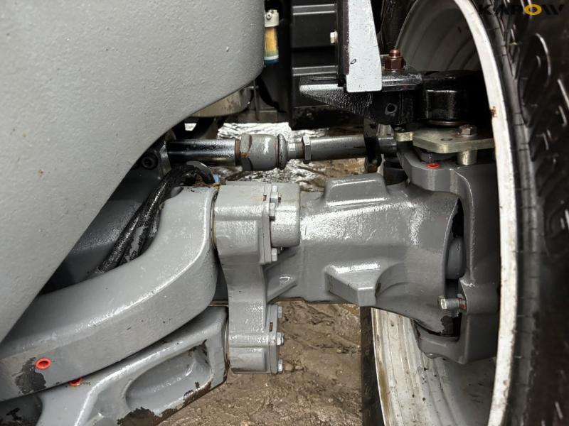 Massey Ferguson 8740S tractor 10