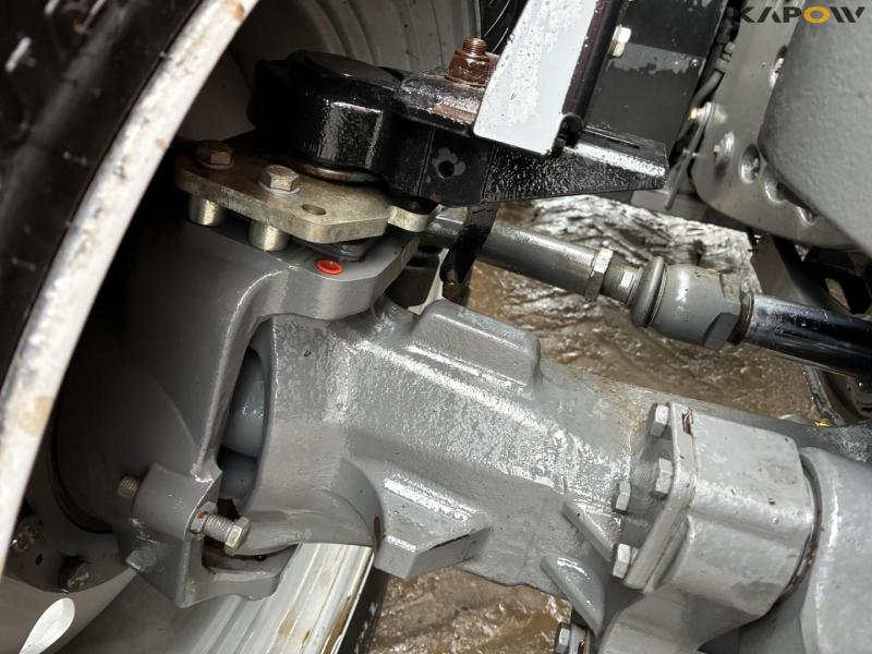 Massey Ferguson 8740S tractor 22