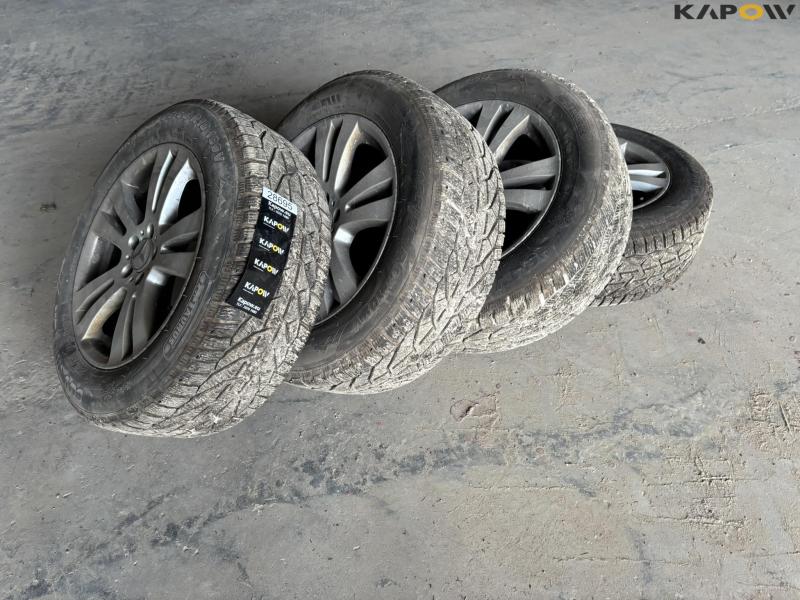 Mercedes alloy wheels with winter tires 1