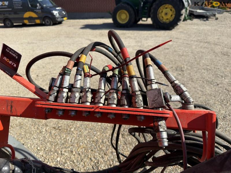 MI tip auger trolley 11