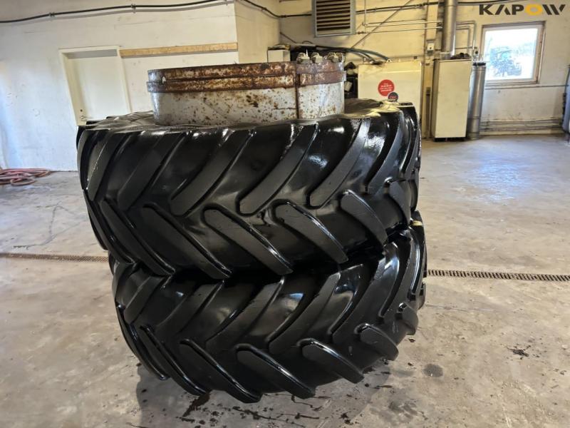 Michelin 650/65-R42 twin wheels 4