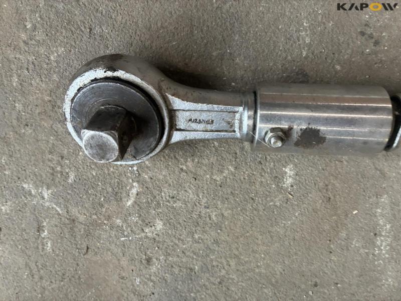 Torque wrenches 9