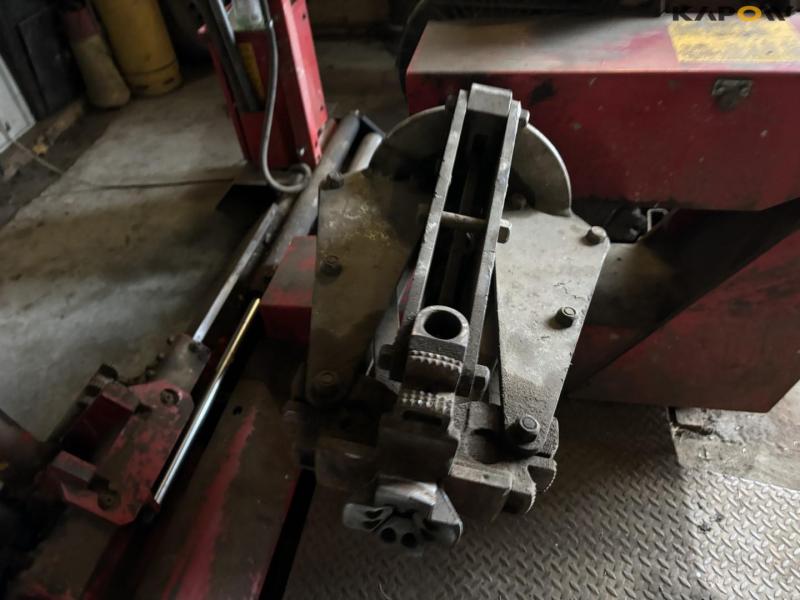 Mondolf Ferro TBE 156 tire machine + cabinet 17