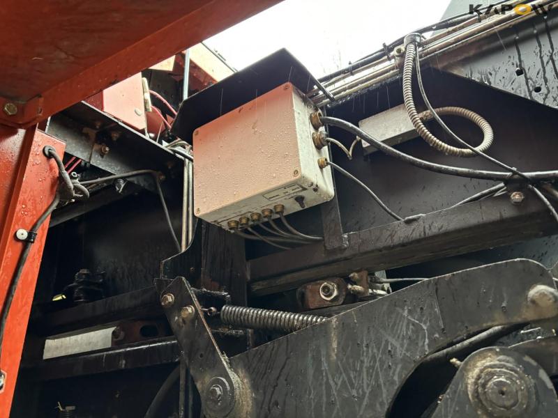 New Holland 4860S mini big baler 42