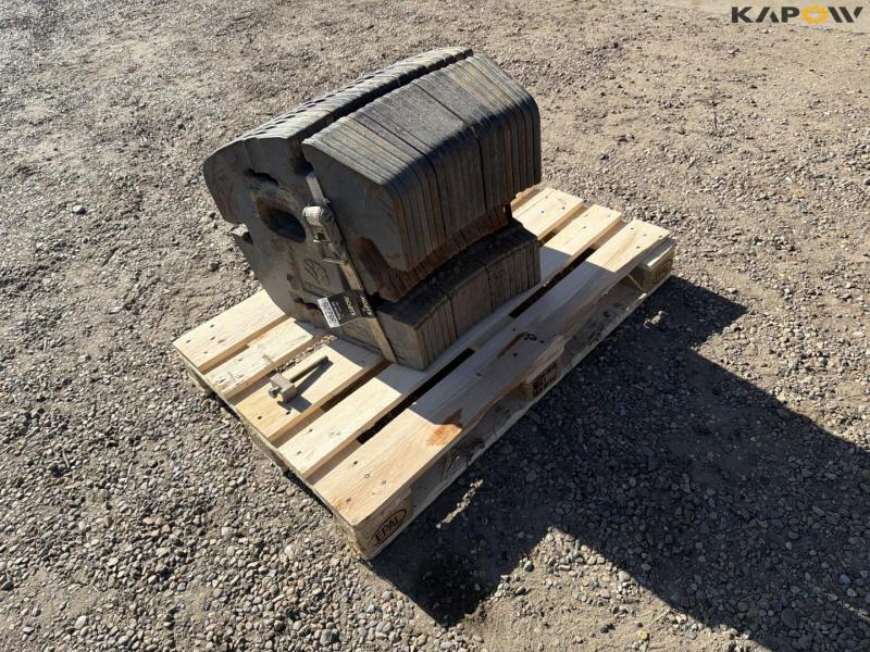 New Holland 900kg front weight 7