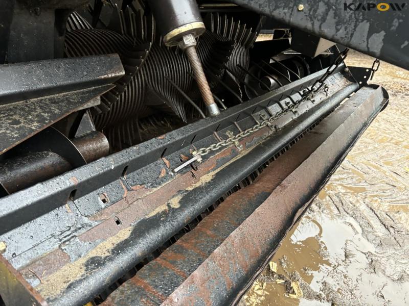 New Holland BB9080 baler 19