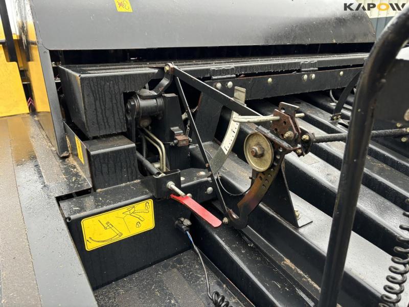 New Holland BB9080 baler 50