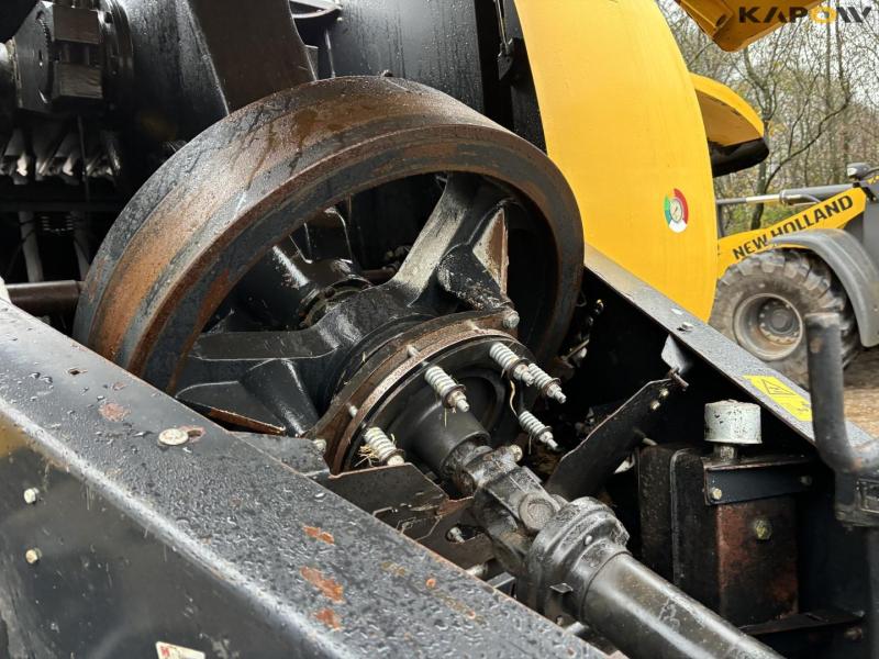 New Holland BB9080 baler 63