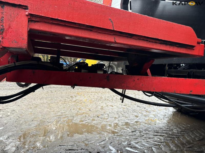 New Holland BB9080 baler 67