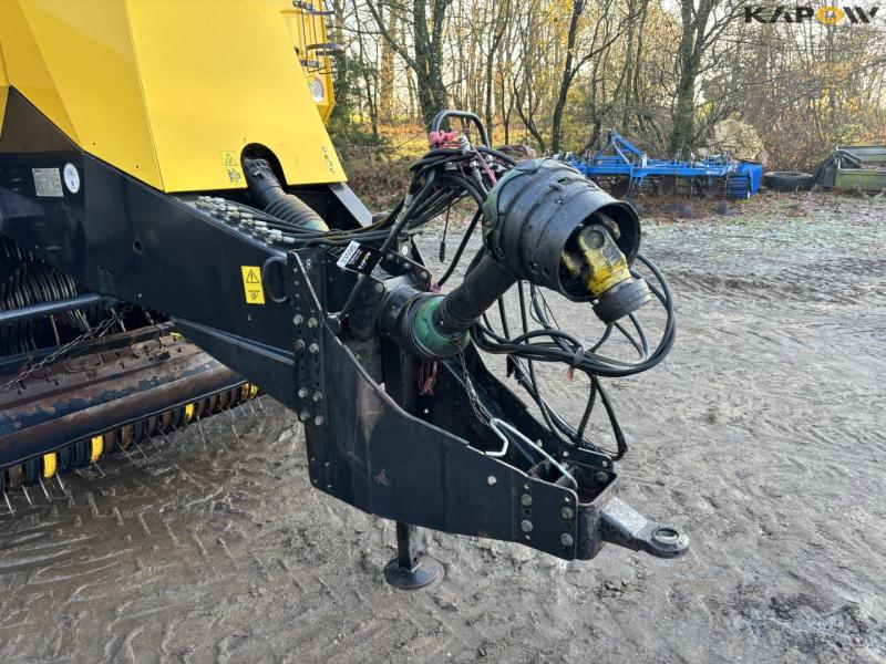 New Holland BB940R mini big baler 11
