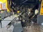 New Holland BB940R mini big baler 52