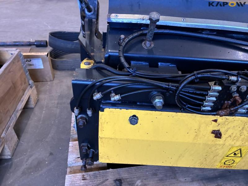 New Holland corn cracker 12