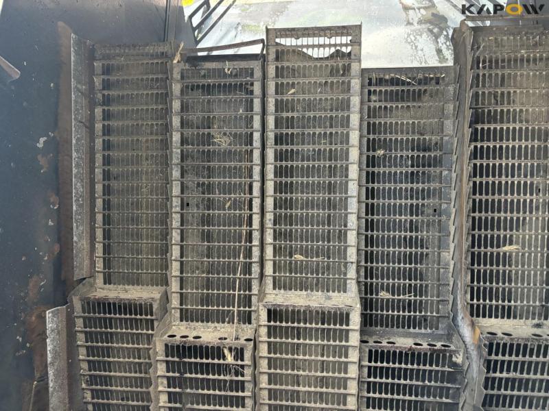 New Holland CX8060 combine harvester 39