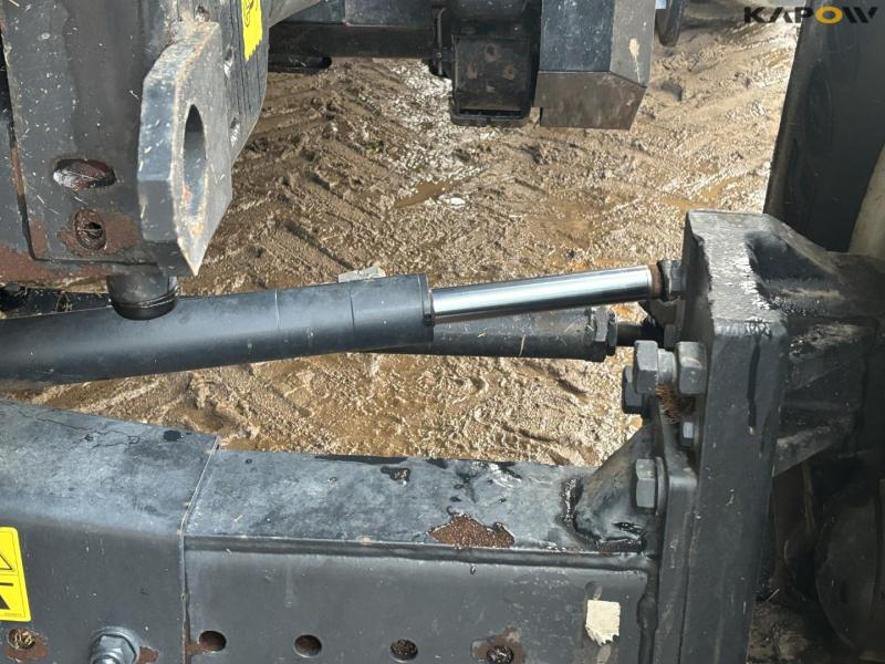 New Holland CX8060 combine harvester 56