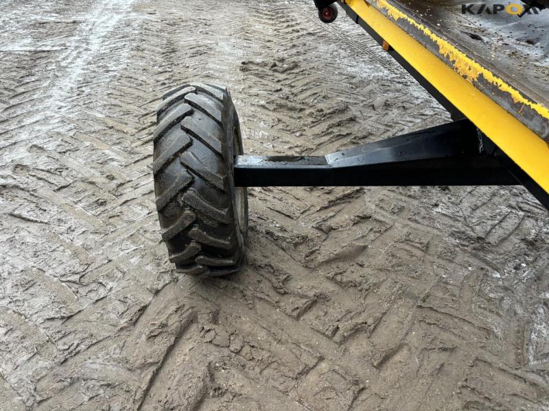 New Holland CX8060 combine harvester 109