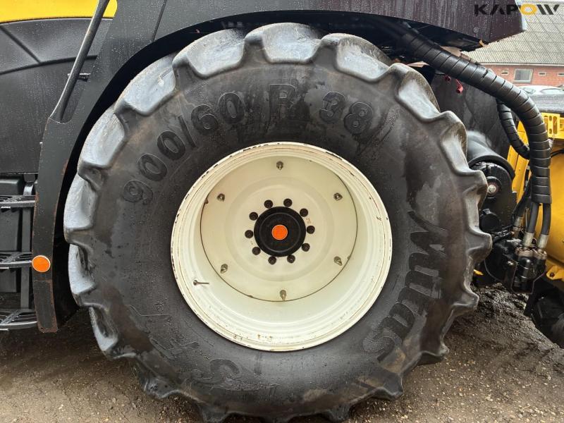 New Holland FR 650 forage harvester 19