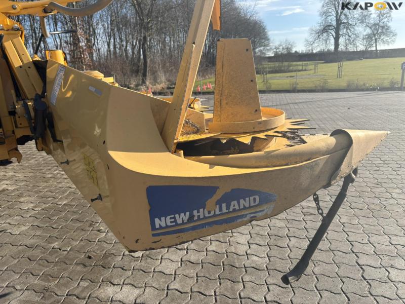 New Holland FR550 with corn header and pickup 18