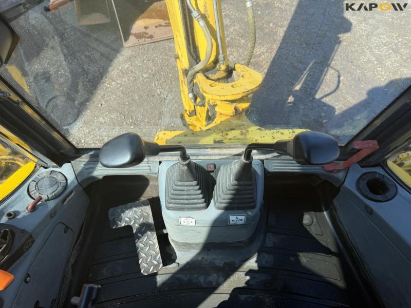 New Holland LB115B-4PS backhoe loader 43