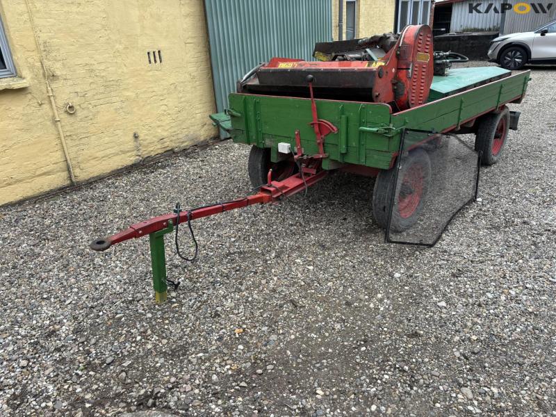 New Holland TS 115 with Bomford arm mower 82