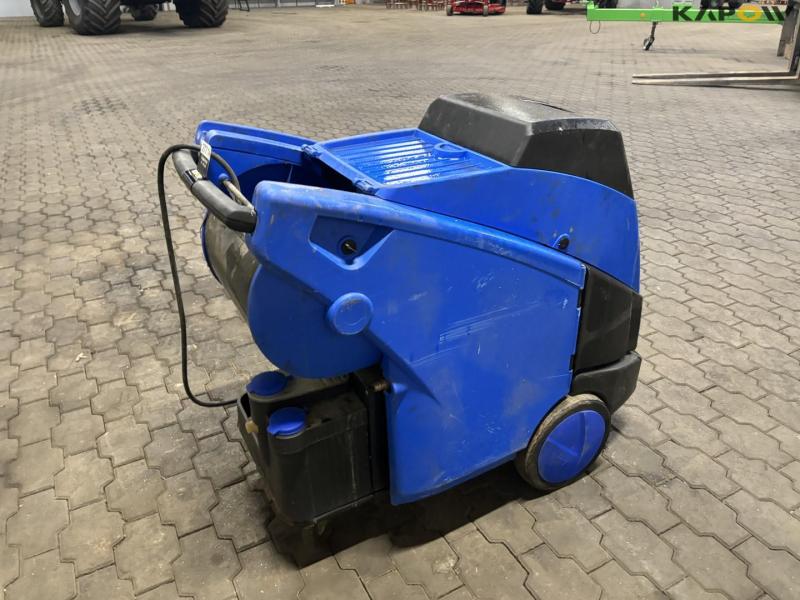 Nilfisk MH 8P hot water cleaner 5