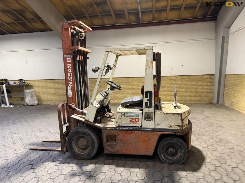 Nissan EH02 A 20U diesel truck 8