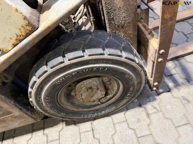 Nissan EH02 A 20U diesel truck 30