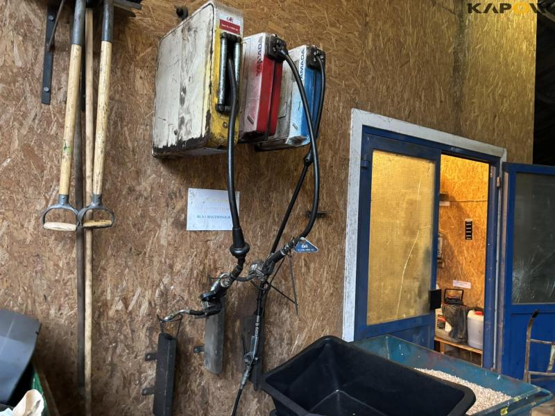 Oil dispensers and pumps 2