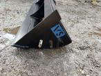 Cleaner bucket with Hydrema hitch 9