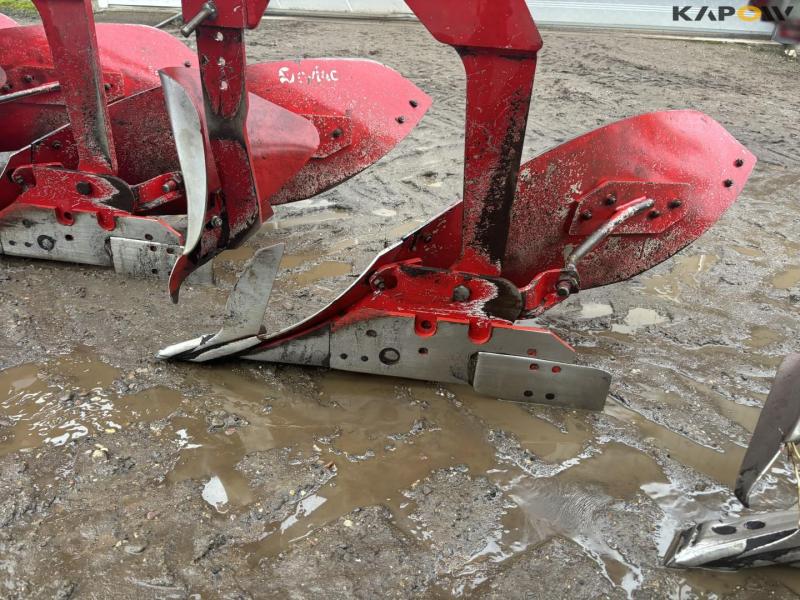 Ovlac 6 furrow plough 28