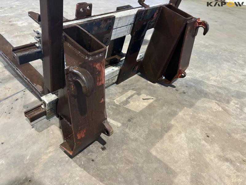 Pallet forks with Euro hitch 9