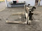 Pallet forks with Volvo hitch 8