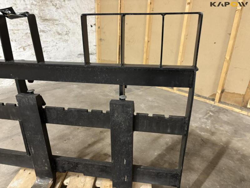 Pallet forks for mini loader 10