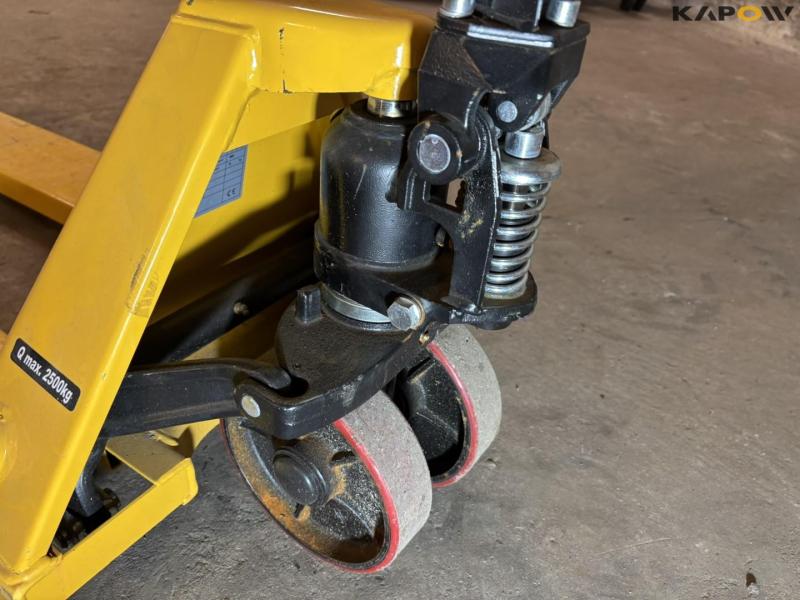 Pallet truck 2.5 tons 16