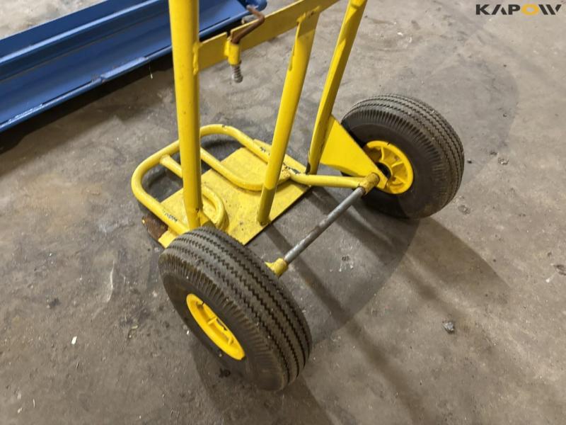 Sheet metal trestle and sack truck 18