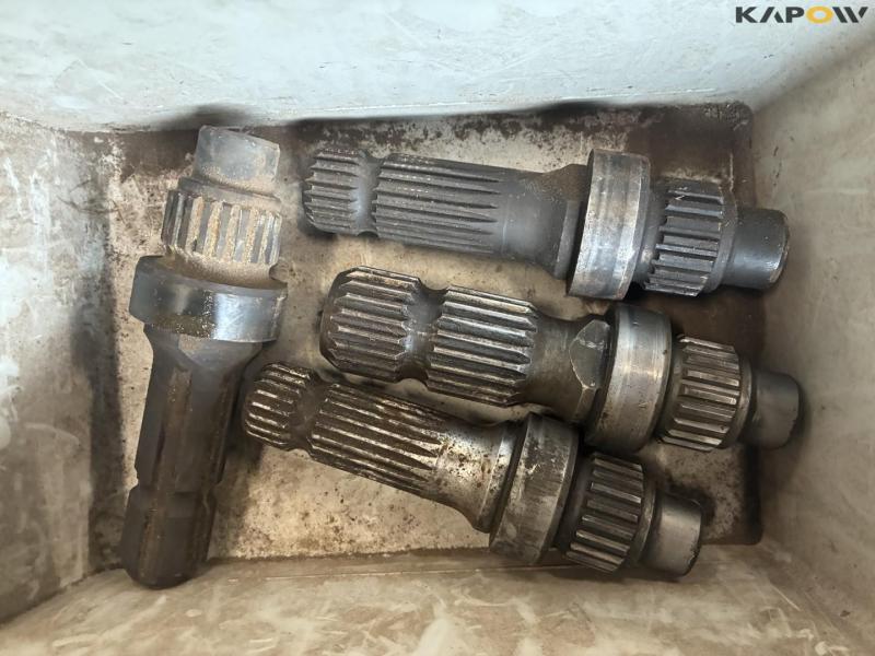 PTO spigot 6