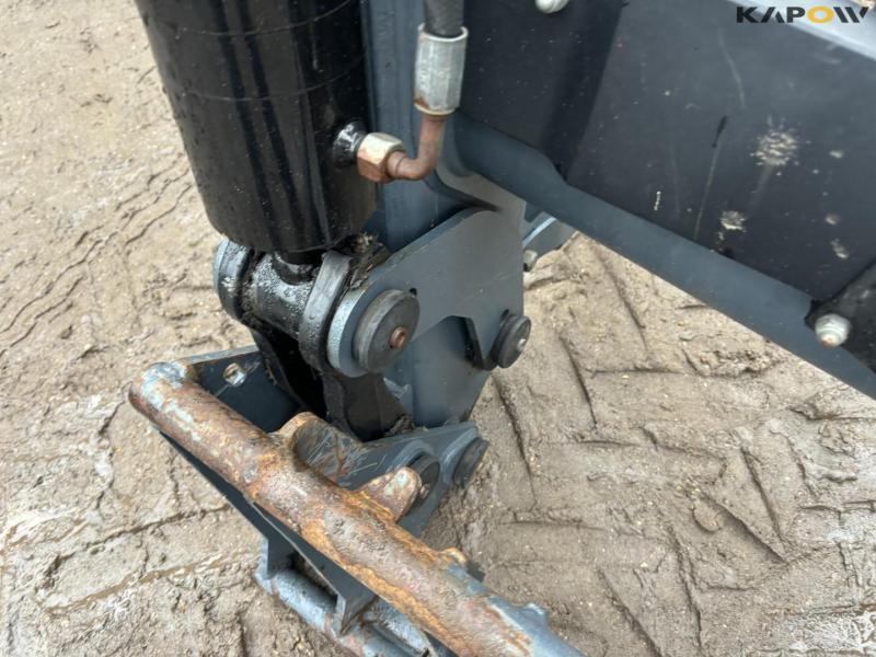 Quicke Q88 front loader with brackets 16