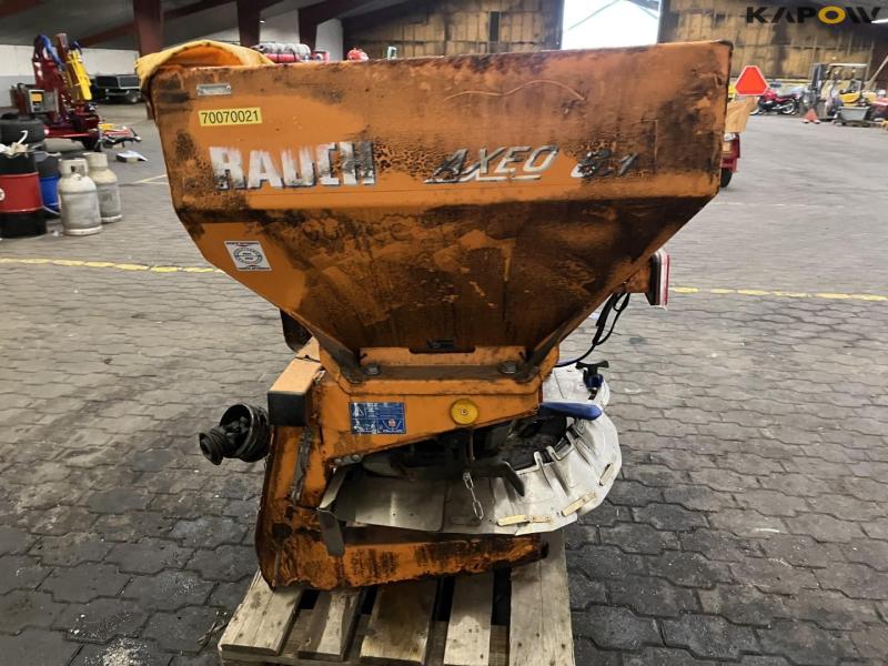 Rauch AXEO 6.1 salt spreader 4