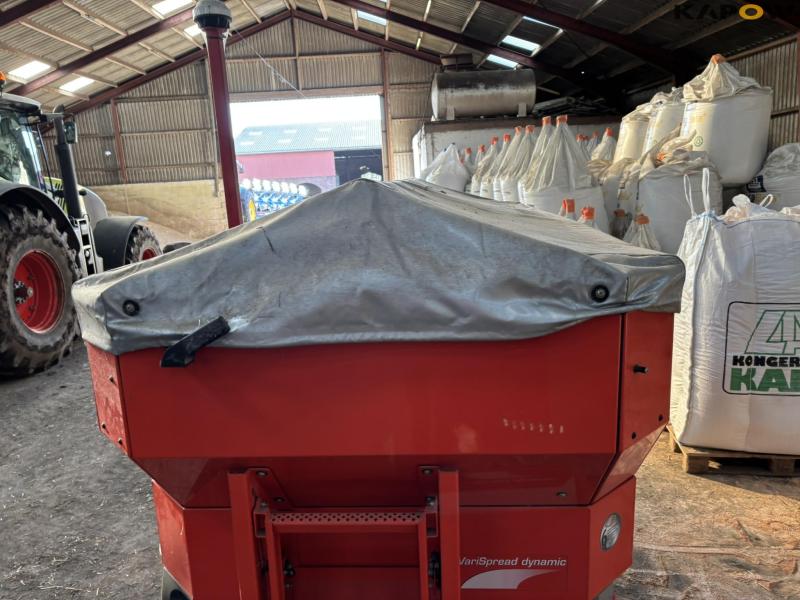 Rauch AXIS M 30.2 EMC fertilizer spreader 35