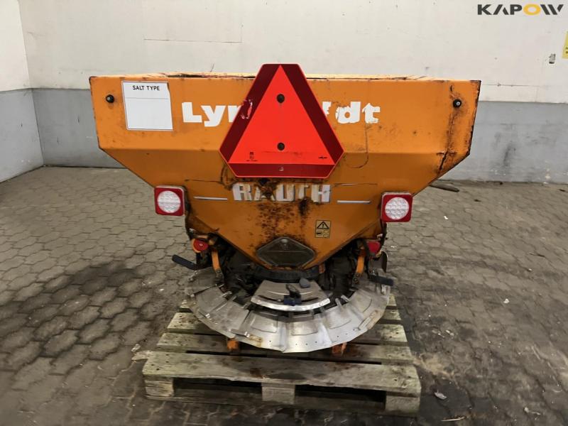 Rauck AXEO 6.1 salt spreader 2