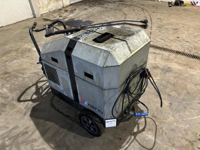 Reno hot water cleaner 3