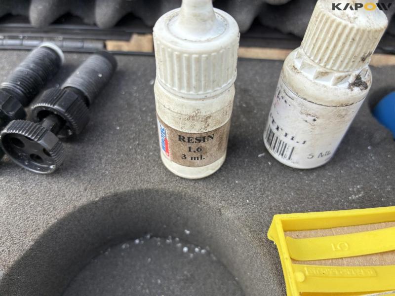 Repair kit for stone chips 8