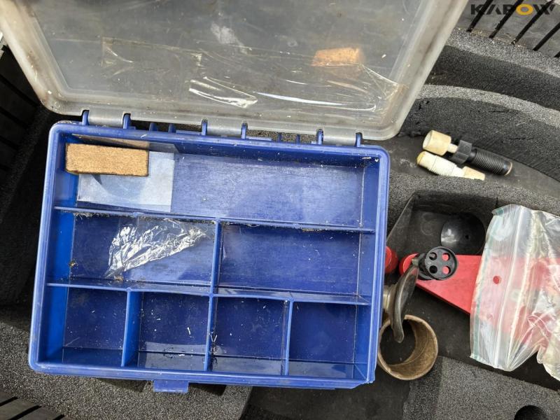 Repair kit for stone chips 7