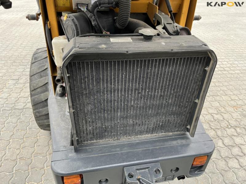 Schäffer 2445 skid steer loader 26